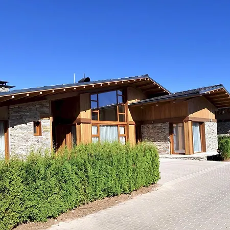 Pirin Golf Sokol Vilă *